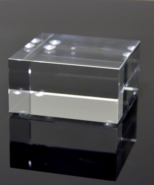 Picture of Clear Crystal Straight Edge Base