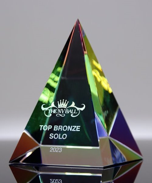 Picture of Prismatic Crystal Pyramid Award