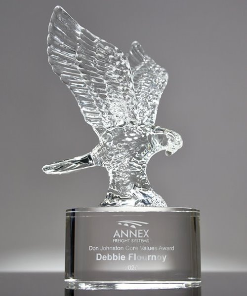 Crystal eagle award for leaders